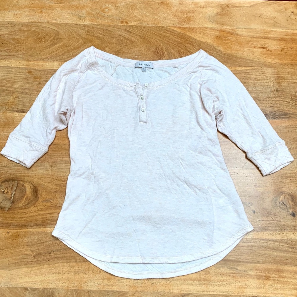 ❤️ Aritzia Talula light pink/cream Henley